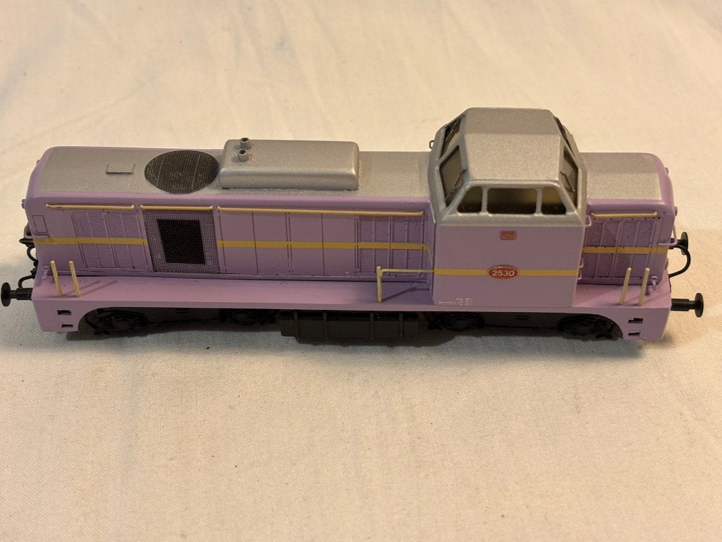 KleiNSpoor/Roco 833 H0  2530 'Bisschop' lila-kleur van de NS, Hobby en Vrije tijd, Gebruikt, Analoog, Ophalen of Verzenden, Roco