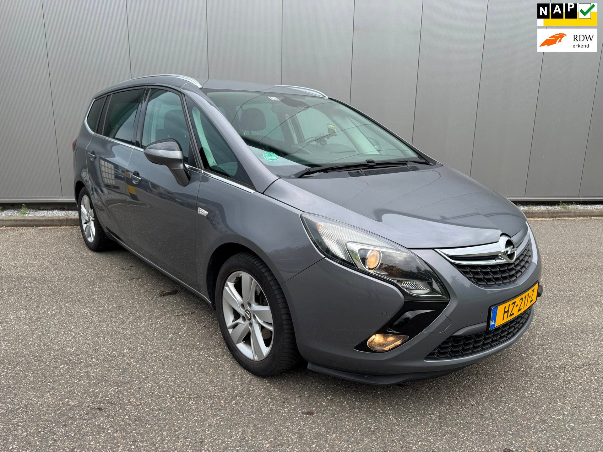 Opel Zafira Tourer 1.6 CDTI Business+ 7p. leder navi clima c, Auto's, 136 pk, Gebruikt, 4 cilinders, 7 stoelen