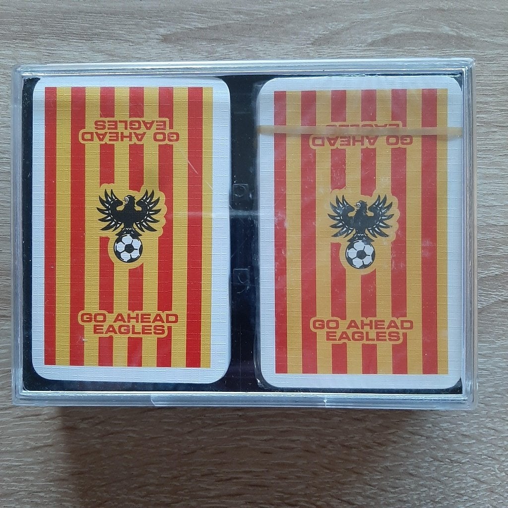 Go Ahead Eagles speelkaarten 2 sets in NIEUW staat in doosje, Verzenden, Zo goed als nieuw, Overige binnenlandse clubs, Overige typen