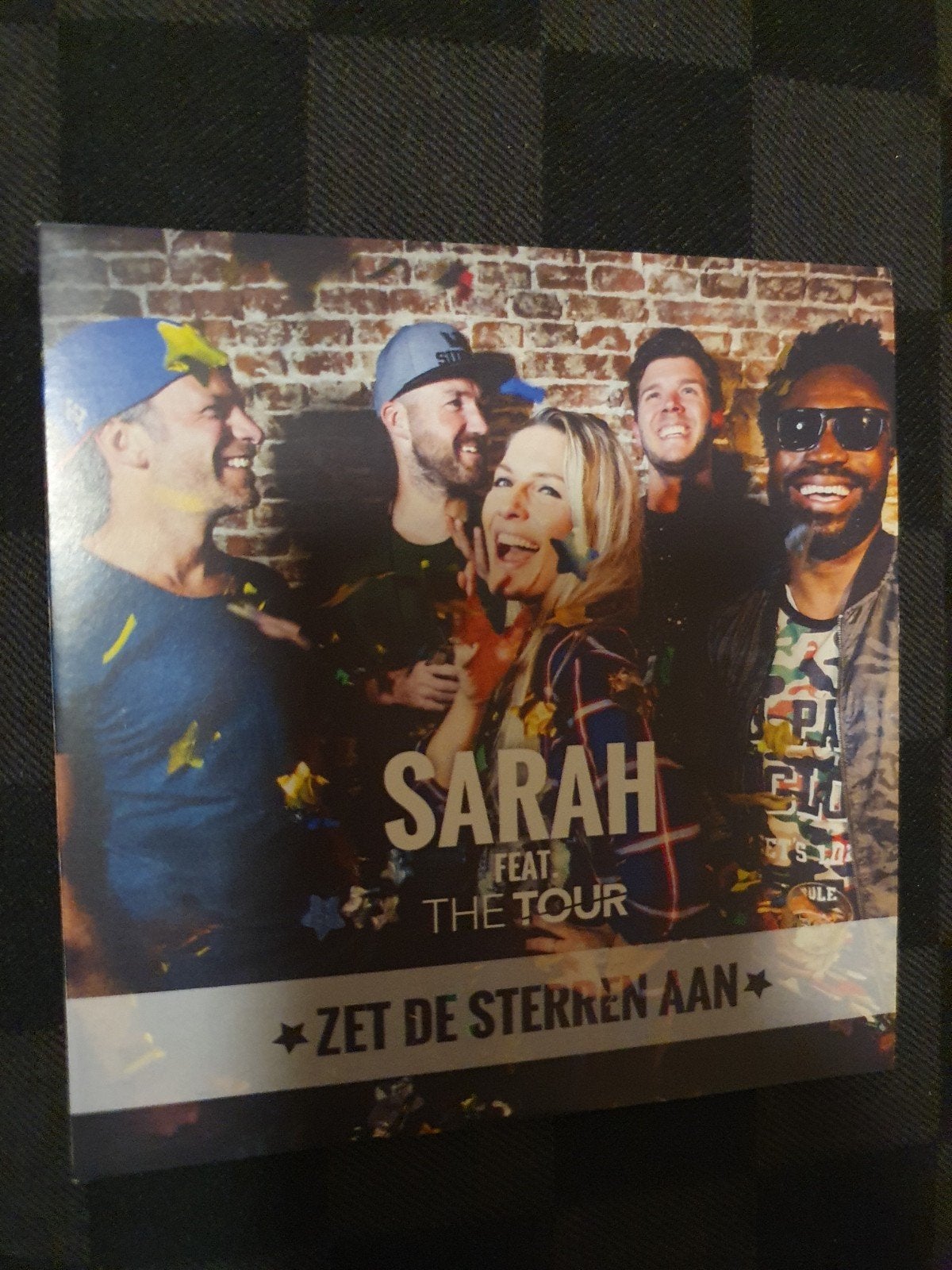 sarah feat. the tour zet de sterren aan zeldzaam ! single, Verzenden, Zo goed als nieuw