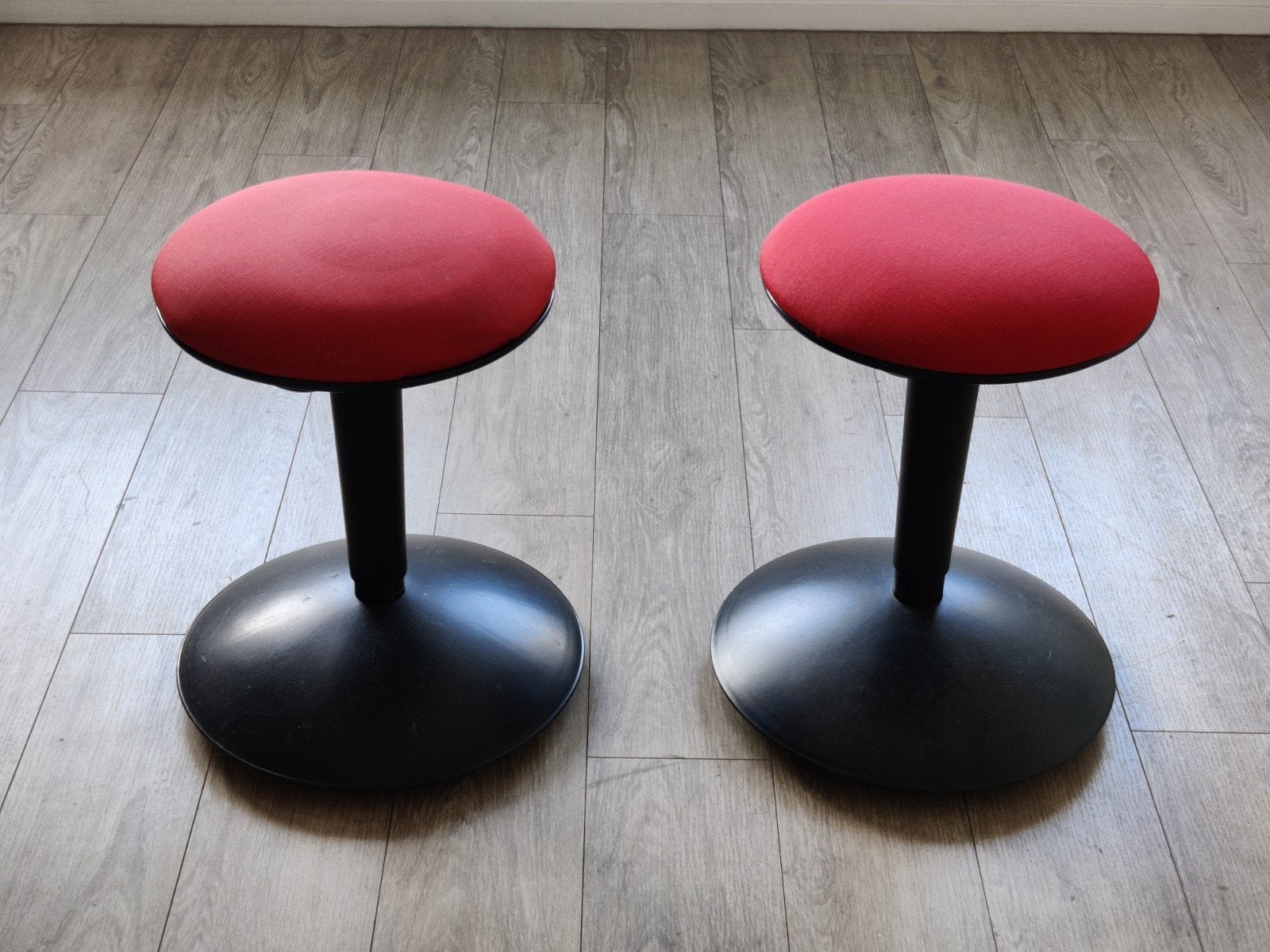 2x IKEA Nilserik krukken, zwart/rood, in hoogte verstelbaar, Ophalen