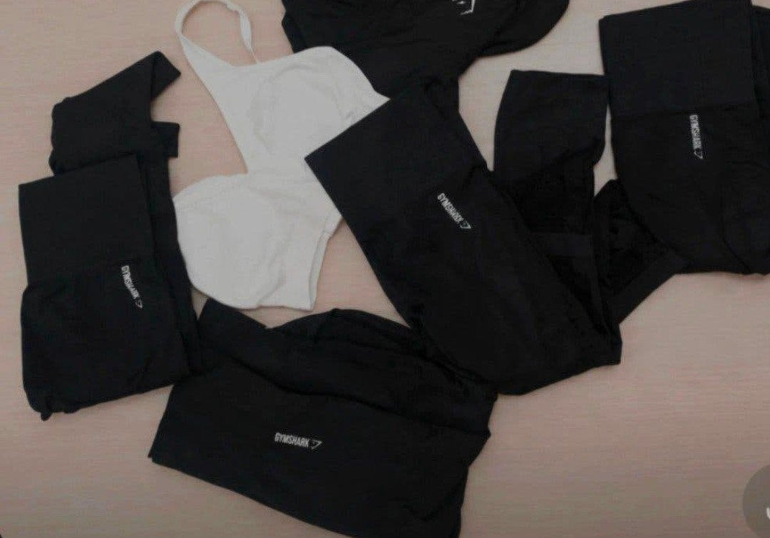 Gymshark sportkleding set: 4 leggings, 1 sport-bh, Kleding | Dames, Zwart, Ophalen of Verzenden, Fitness of Aerobics, Gedragen