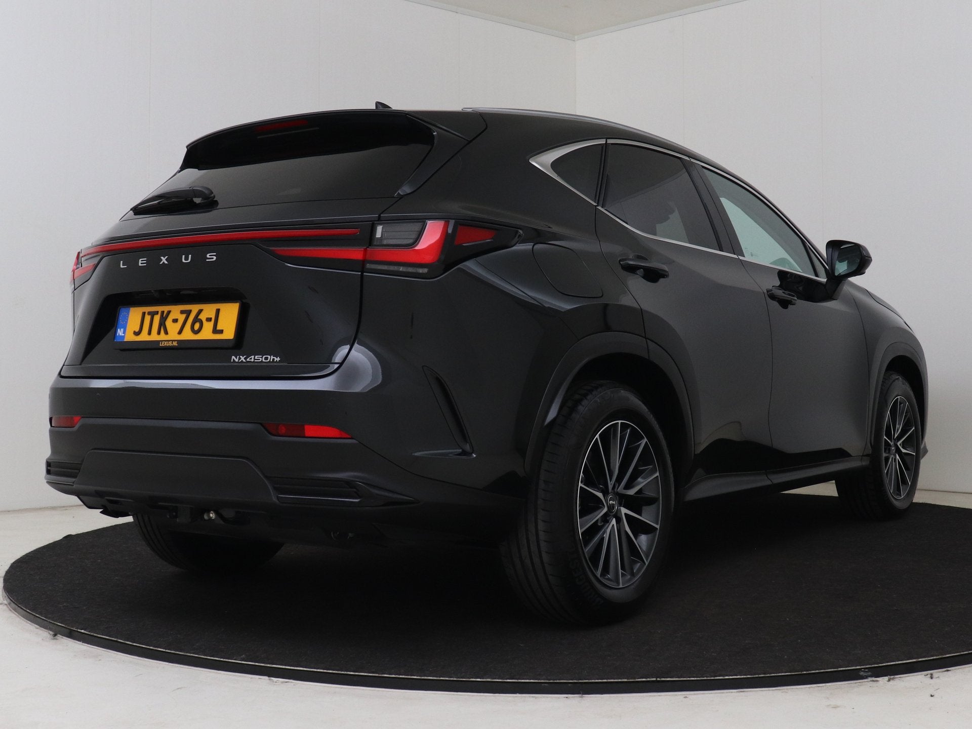 Lexus NX 450h+ AWD Luxury Line | Elektrische Stoelen | Leder, Auto's, Lexus, Automaat, 12 maanden, Automatische klimaatregeling