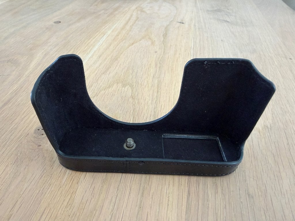Originele Leica Q protector halfcase (19501), Audio, Tv en Foto, Fotocamera's Digitaal, Ophalen of Verzenden, Zo goed als nieuw