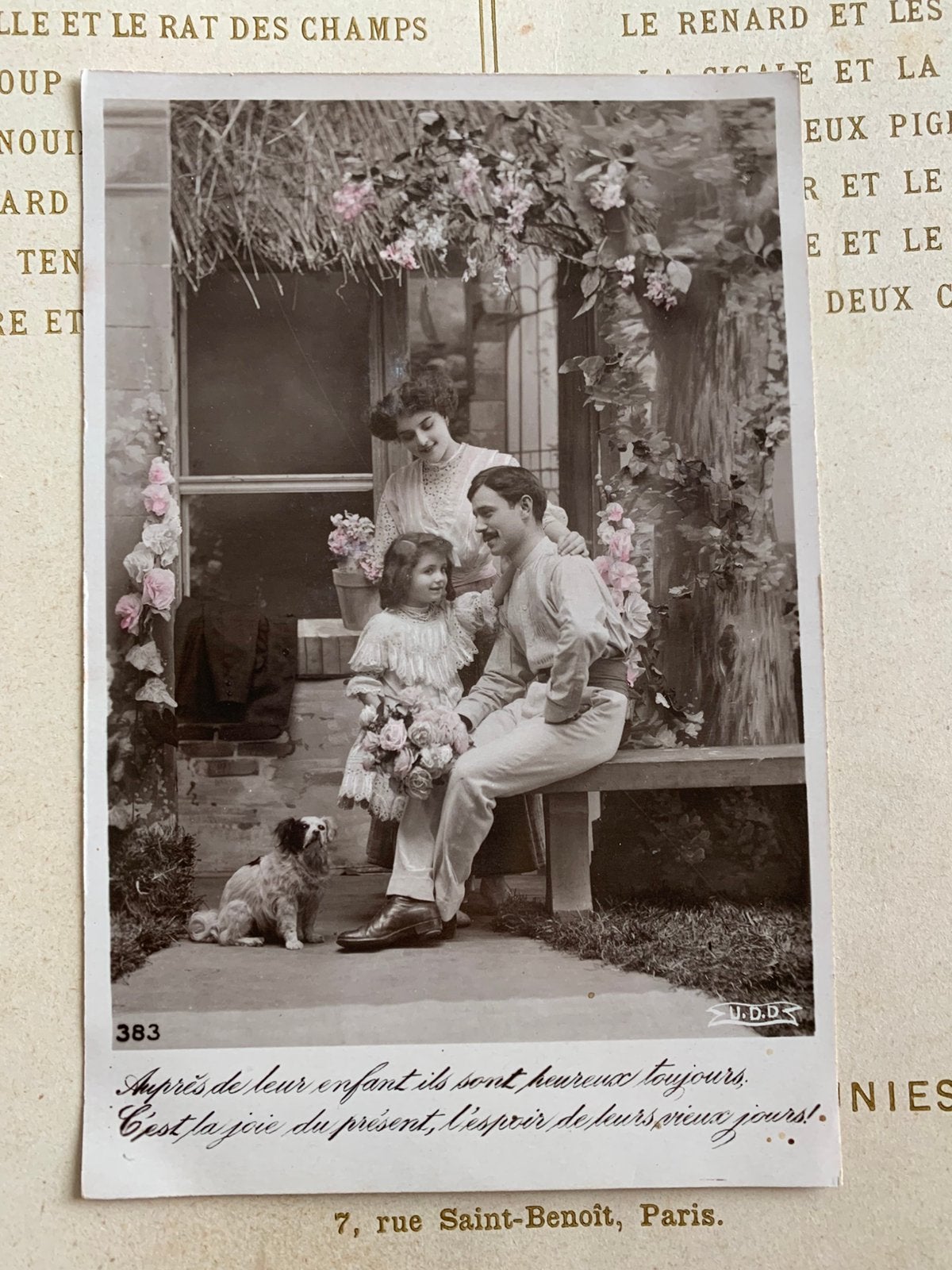 1909 Gelukkig gezin met hondje (RR), Ophalen of Verzenden, Voor 1920, Gelopen, Kinderen