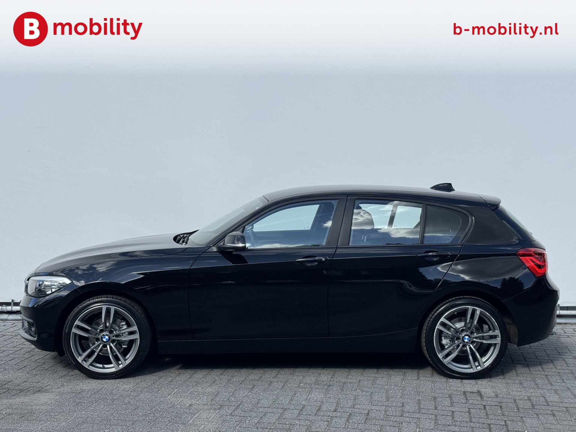 BMW 1-serie 116i Sport Stoelverwarming 97.000KM! | Cruise Co, Auto's, 1-Serie, Zwart, 3 cilinders, 1499 cc