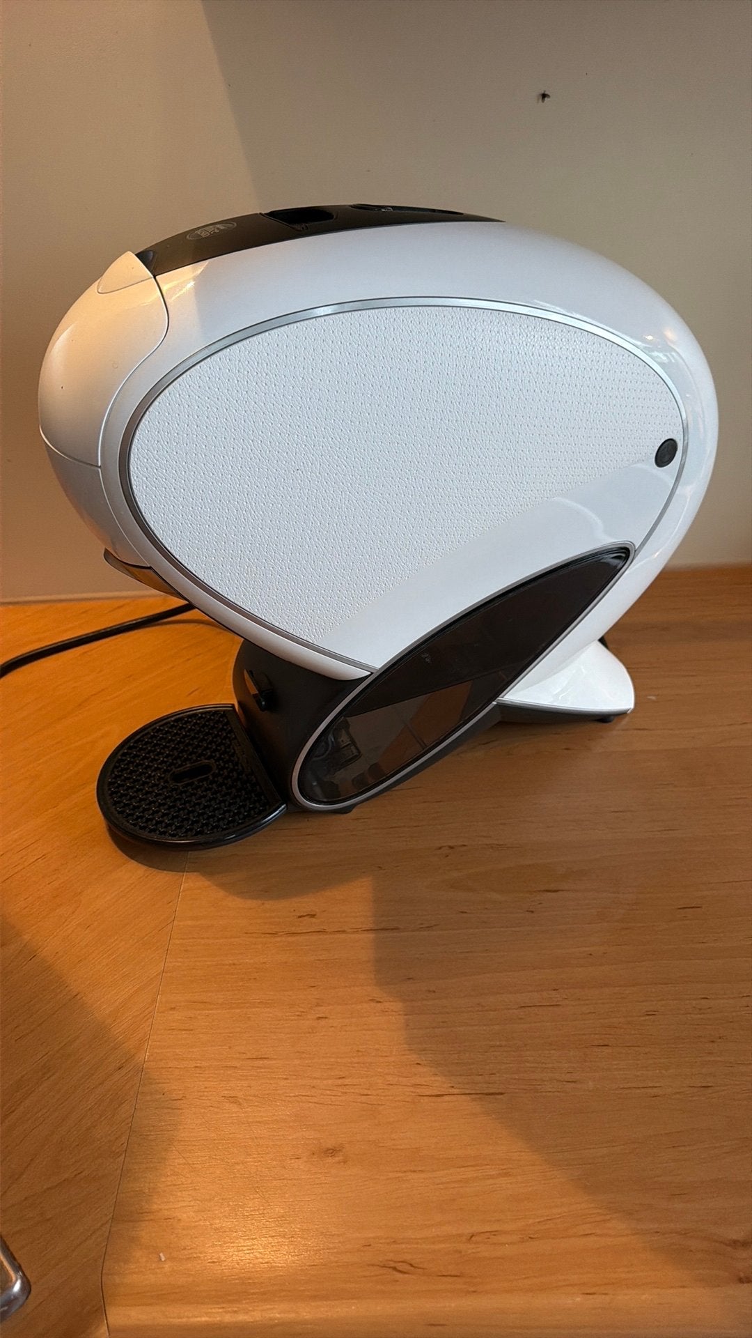 Dolce gusto neo, Witgoed en Apparatuur, Ophalen, Zo goed als nieuw, Koffiemachine, Koffiepads en cups