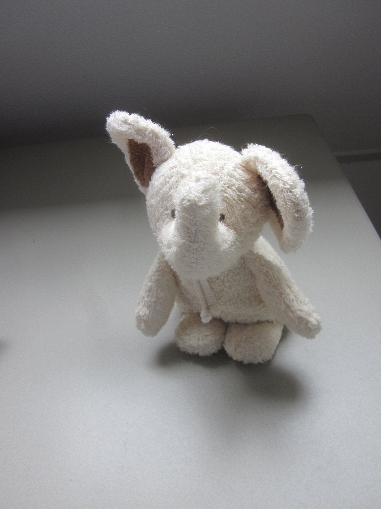 Tiamo Collection roomwit/bruin badstof olifant knuffel, Overige karakters, Ophalen of Verzenden, Zo goed als nieuw, Wasbaar