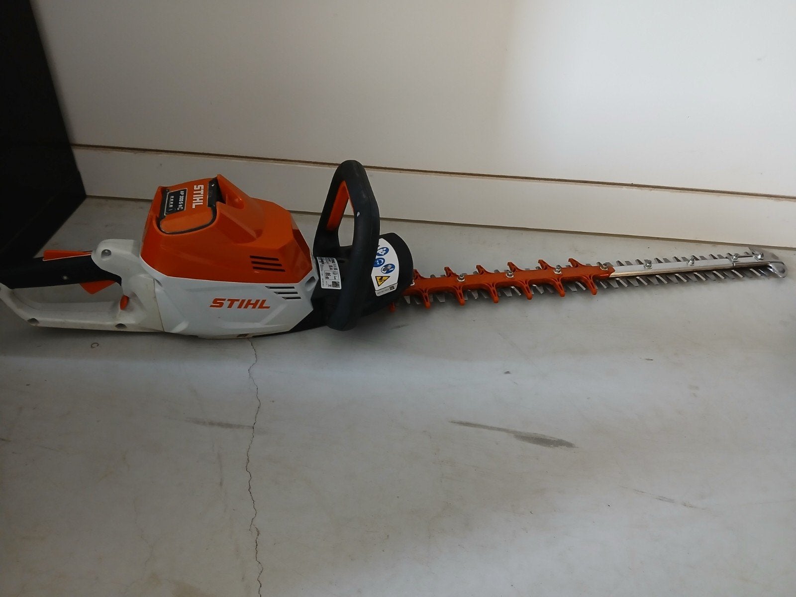 Stihl HSA 100 . 1 heggenschaar, Ophalen, Zo goed als nieuw, Accu, Stihl