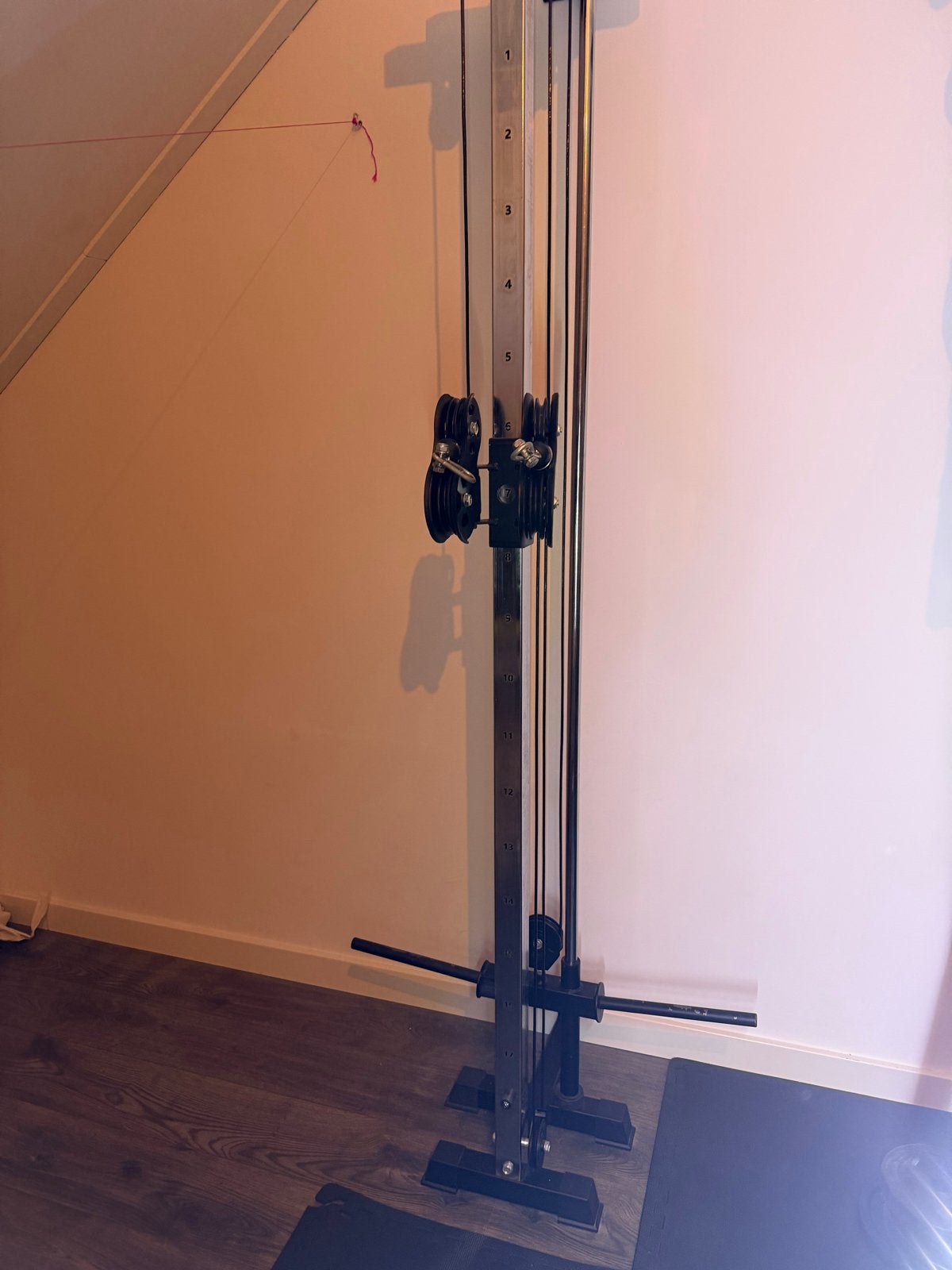 Dione pull station - Zo goed als nieuw, ideaal voor thuis, Ophalen, Krachtstation, Armen, Zo goed als nieuw