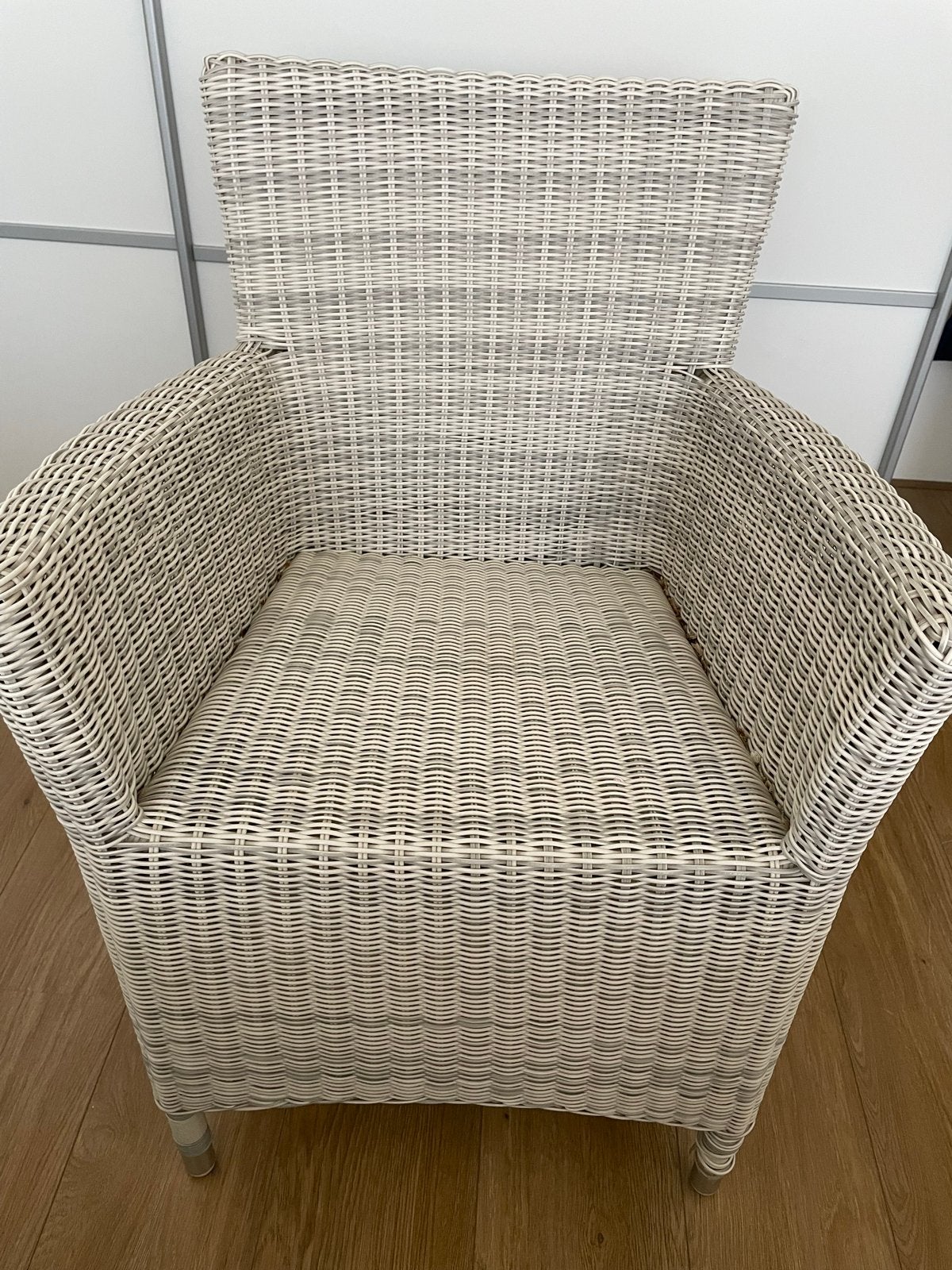 Witte rotan stoel - Zo goed als nieuw, Huis en Inrichting, Ophalen, Wit, Riet of Rotan, Zo goed als nieuw