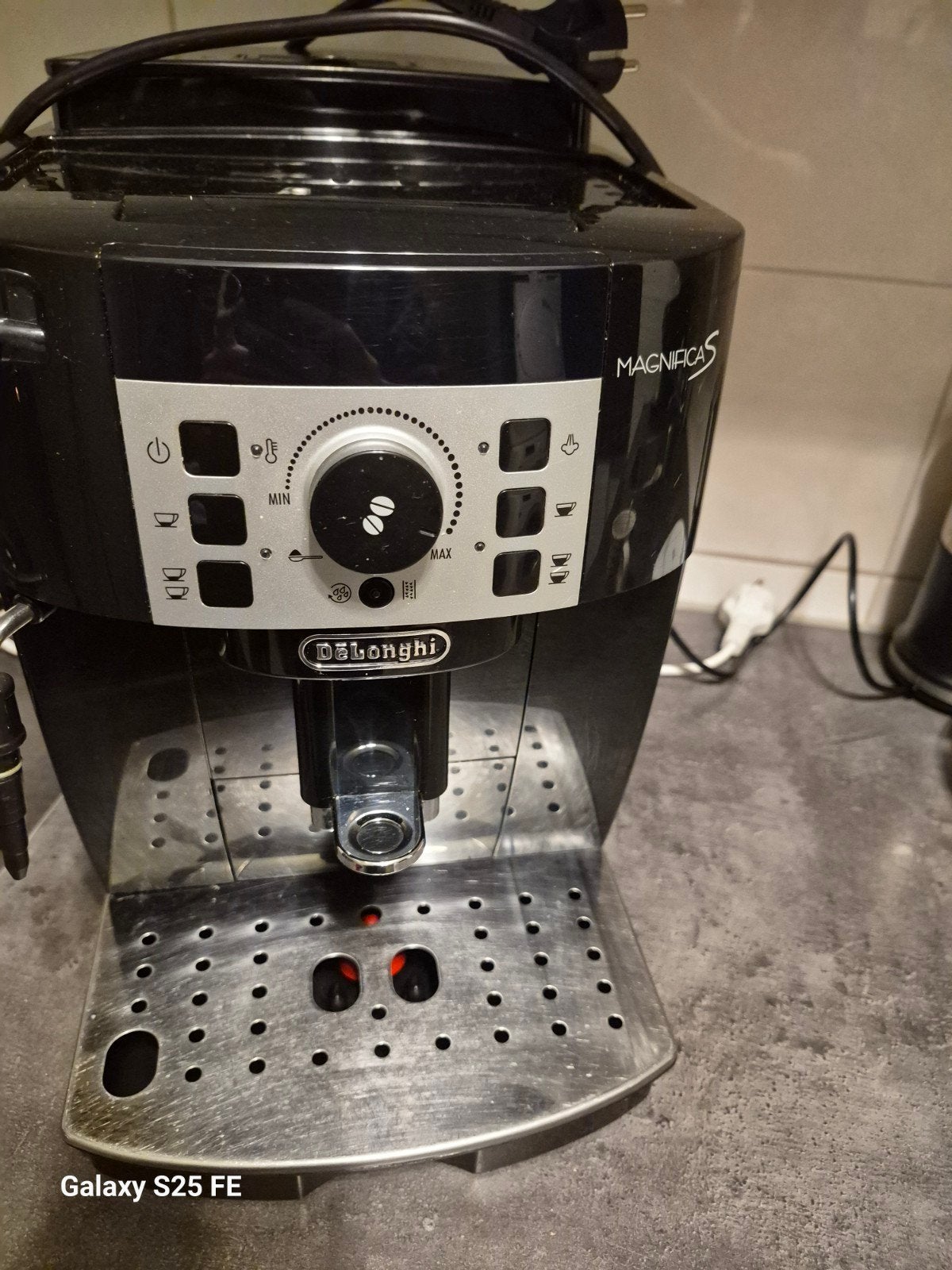DeLonghi Magnifica S volautomatische espressomachine, Ophalen, Gebruikt, Espresso apparaat, Koffiebonen