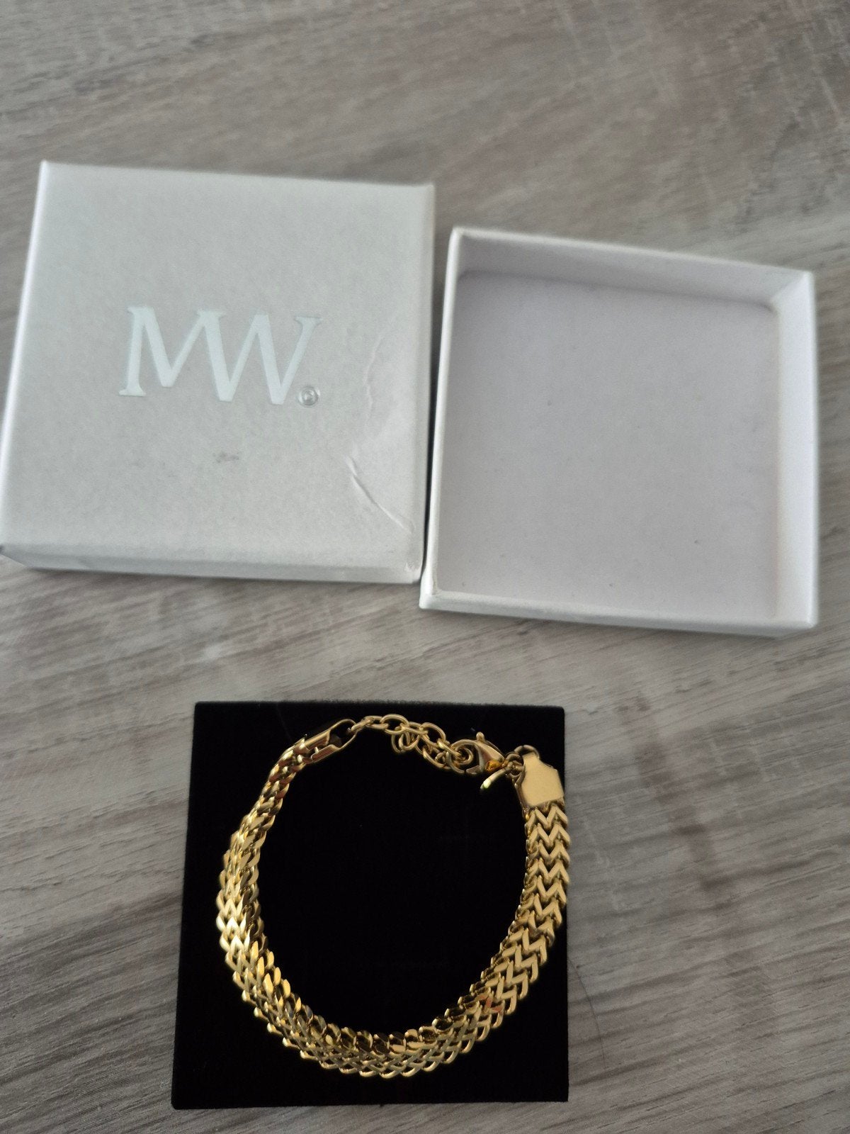 Nieuwe Goud kleurige armband van MW meyewatch, Sieraden, Tassen en Uiterlijk, Armbanden, Ophalen of Verzenden, Zo goed als nieuw