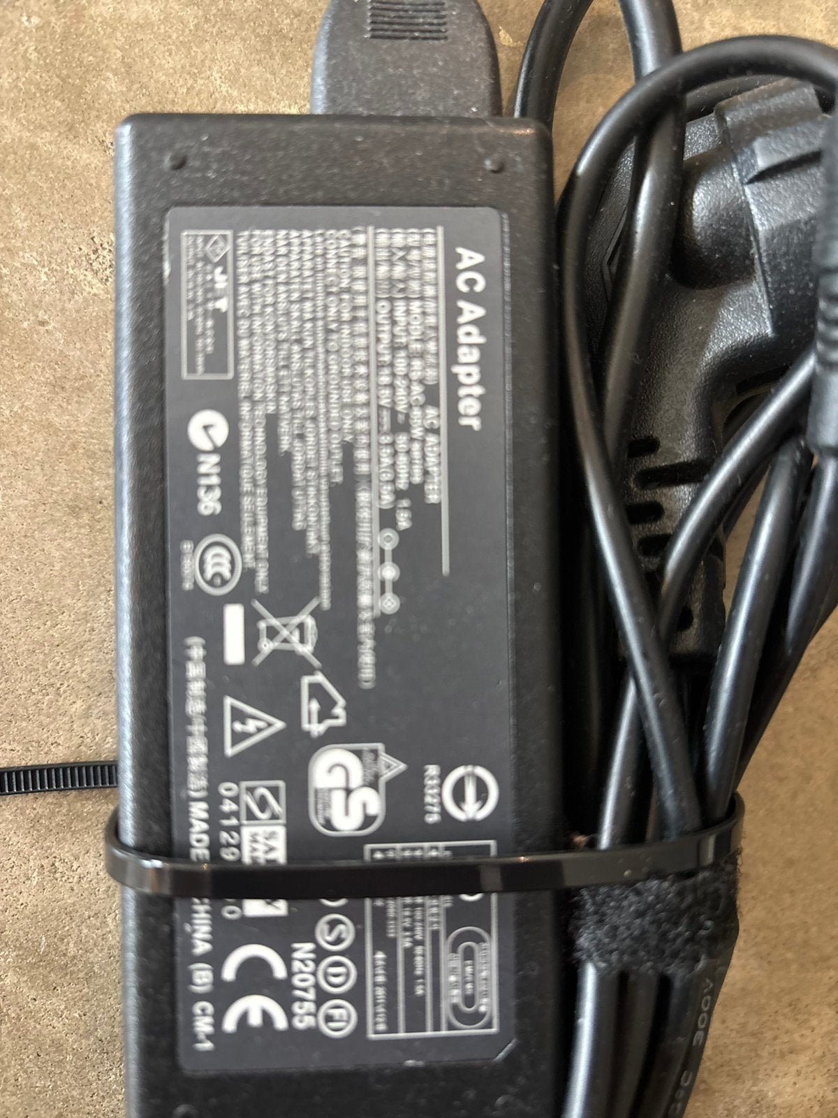 AC Adapter model RS-AC-65W series, Ophalen of Verzenden, Zo goed als nieuw