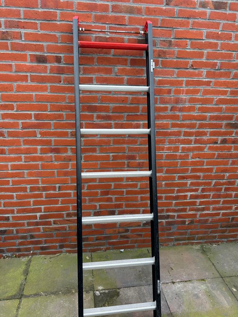 Enkele ladder met 7 treden - Stevig en betrouwbaar, Doe-het-zelf en Verbouw, Ladders en Trappen, Ophalen, Gebruikt, Ladder, 2 tot 4 meter