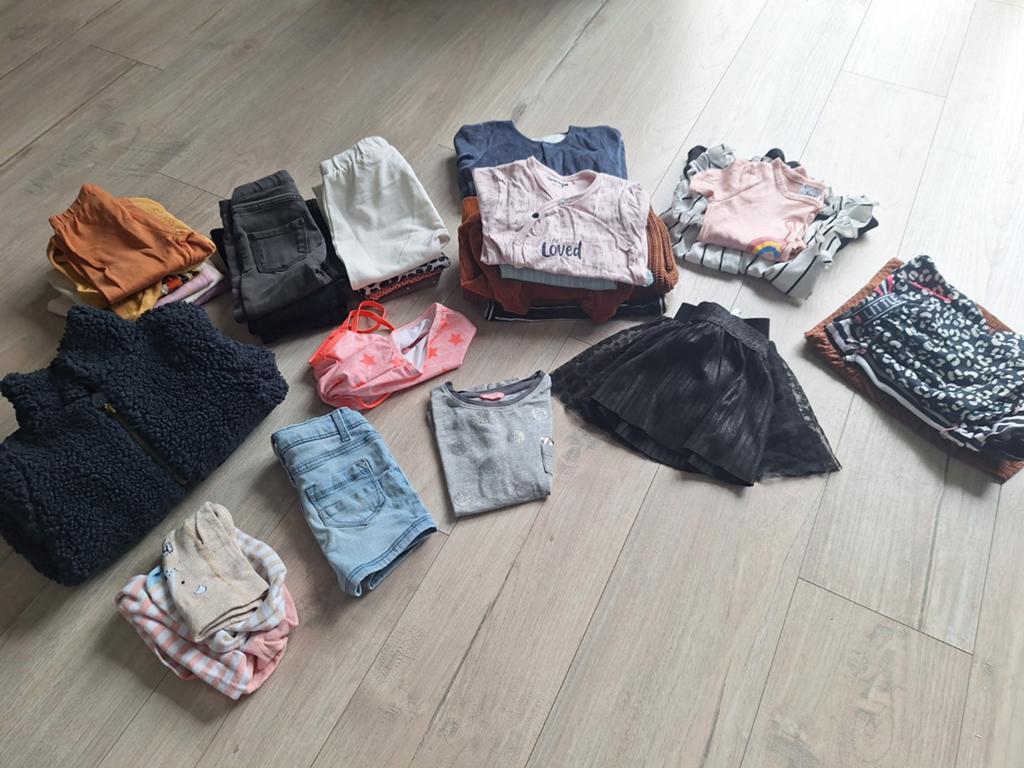 Grote kledingbundel maat 86, Kinderen en Baby's, Babykleding | Maat 86, Zo goed als nieuw, Meisje, Jurkje of Rokje, Ophalen of Verzenden