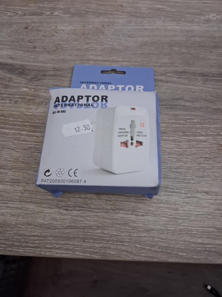 Universele Reisadapter - All-in-One Wereldstekker, Ophalen of Verzenden