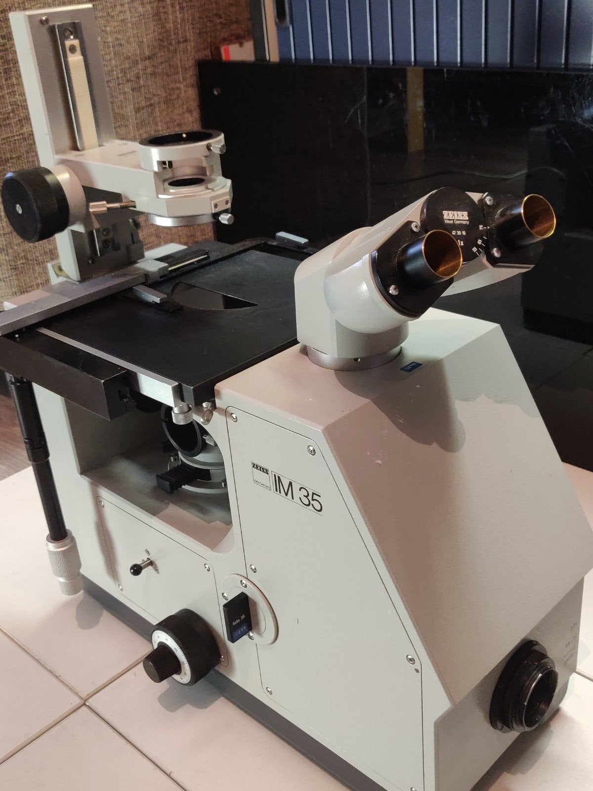 Zeiss LM35 microscoop, Ophalen