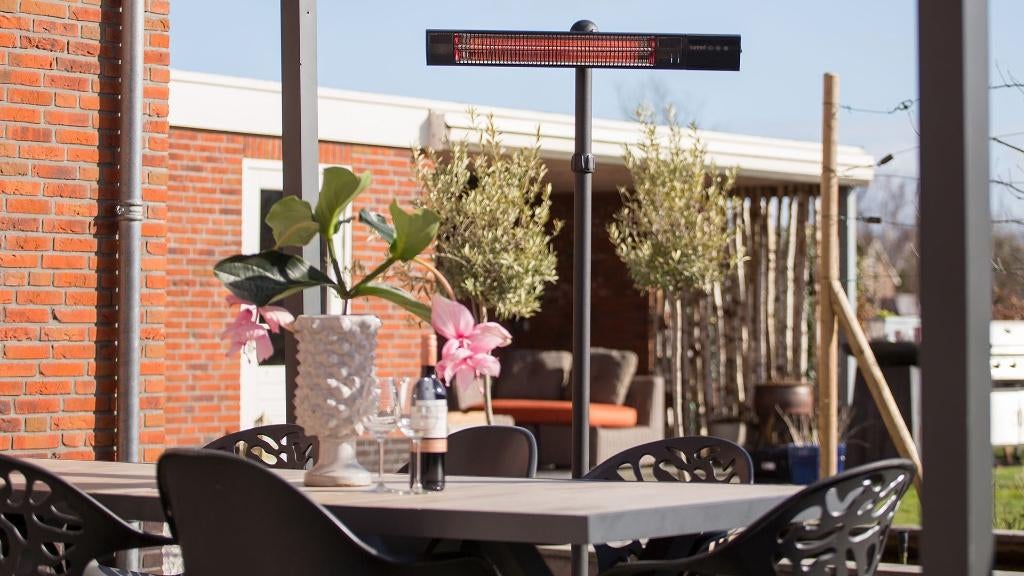 Sunred Staande Heater 2500 Watt | RD-DARK-25-S | ZGAN, Tuin en Terras, Terrasverwarmers, Waterbestendig, Vloer, Zo goed als nieuw