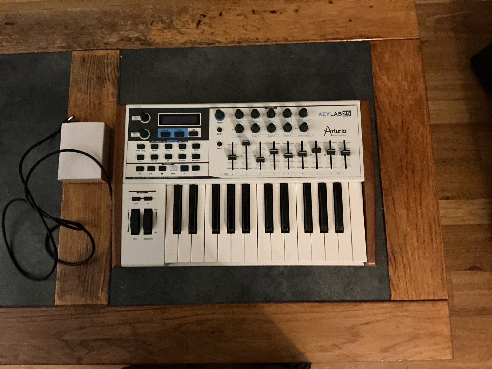 Arturia Keylab 25 MIDI controller met USB en adapter