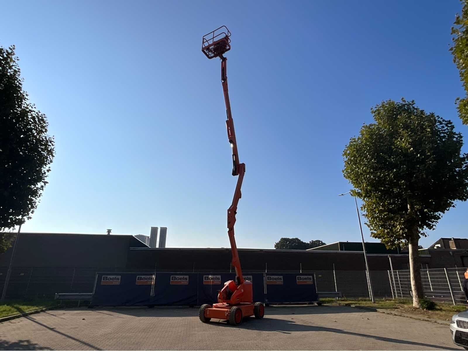 2011 JLG E450AJ Hoogwerker