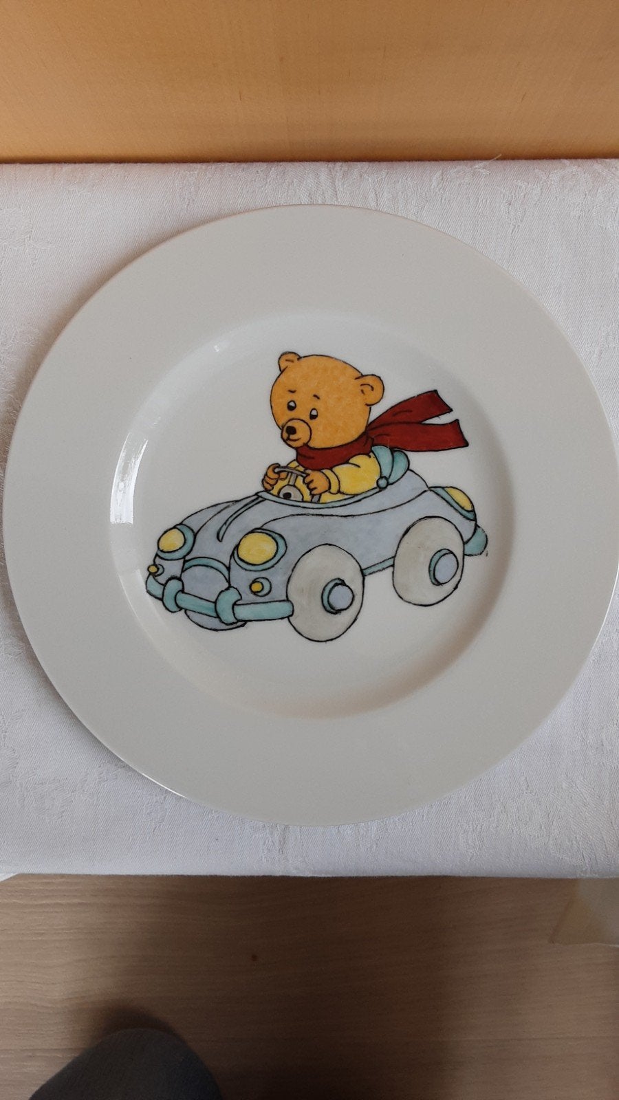 Vintage kinderbord met Bob de Beer in een auto, Bijenkorf, Ophalen of Verzenden