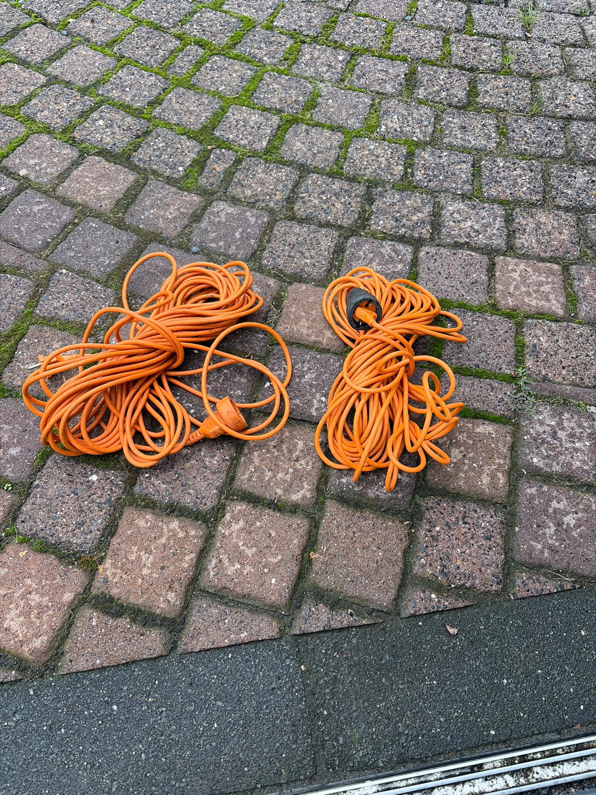 2x Oranje verlengsnoer - Gebruikt maar functioneel, Ophalen of Verzenden, Gebruikt, Kabel of Snoer