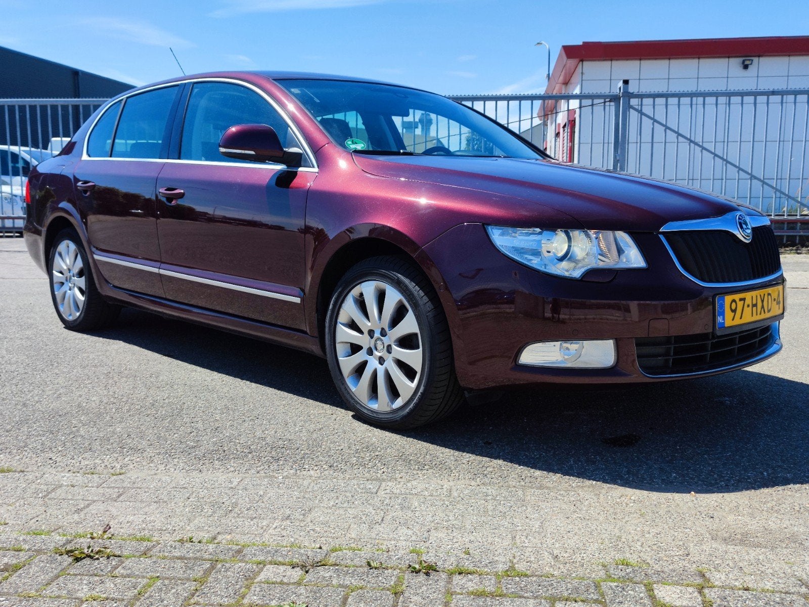 Skoda Superb 2.0 TDI 125KW DSG 2009 Rood, Auto's, Automatische klimaatregeling, 1490 kg, 1800 kg, Zwart