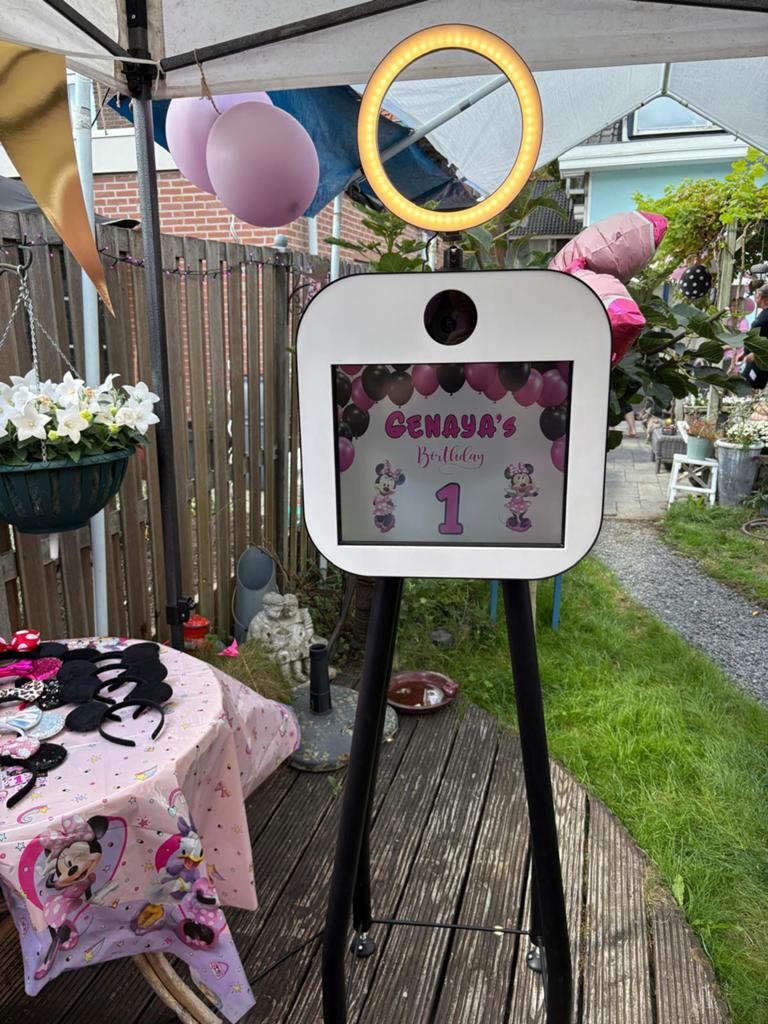 Photobooth huren voor uw evenement?, Hobby en Vrije tijd, Feestartikelen | Verhuur, Ophalen, Zo goed als nieuw