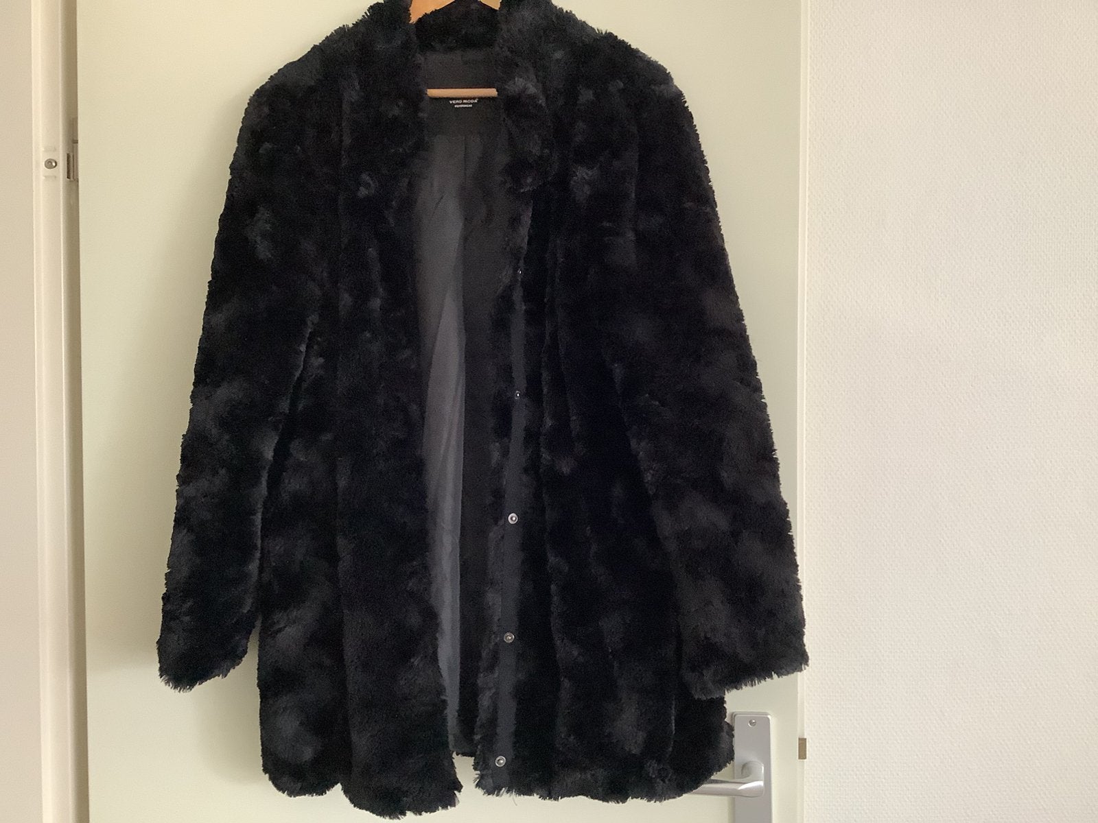Jas, zwart, imitatie bont, drukknoppen maat XL, NIEUW, Ophalen of Verzenden, Nieuw, Zwart, Jas of Mantel