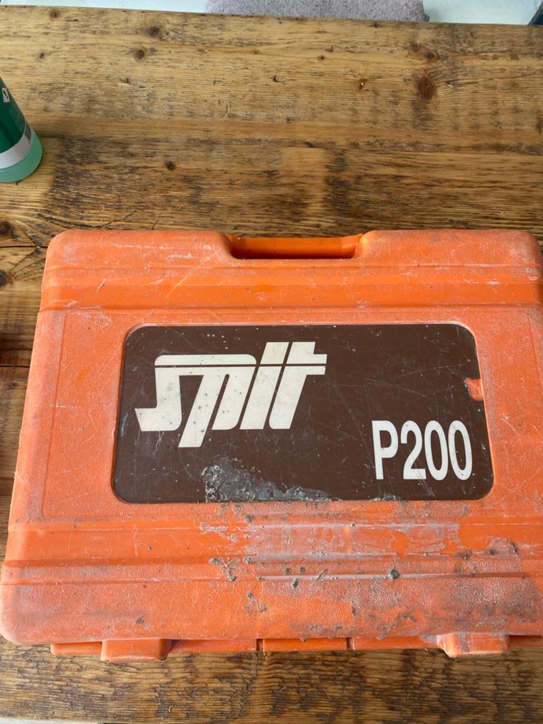 Spit P200 Kruithamer met accessoires en koffer, Doe-het-zelf en Verbouw, Gereedschap | Handgereedschap, Gebruikt, Ophalen
