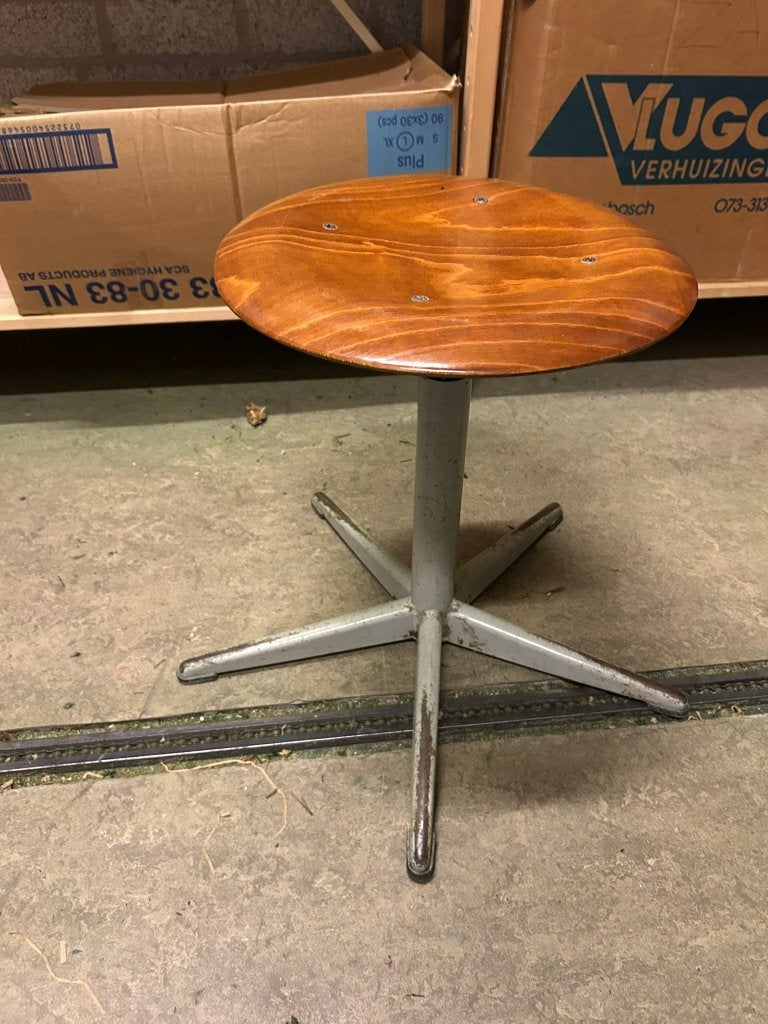 Vintage krukje - Hout en metaal - In hoogte verstelbaar, Ophalen, In hoogte verstelbaar, Gebruikt, IJzer