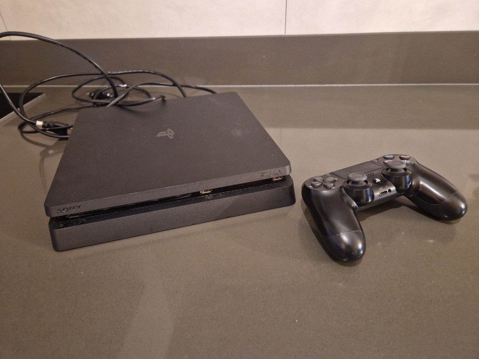 Te koop PlayStation  4 slim incl. 1 controller, Ophalen, Zo goed als nieuw, Met 1 controller, Slim