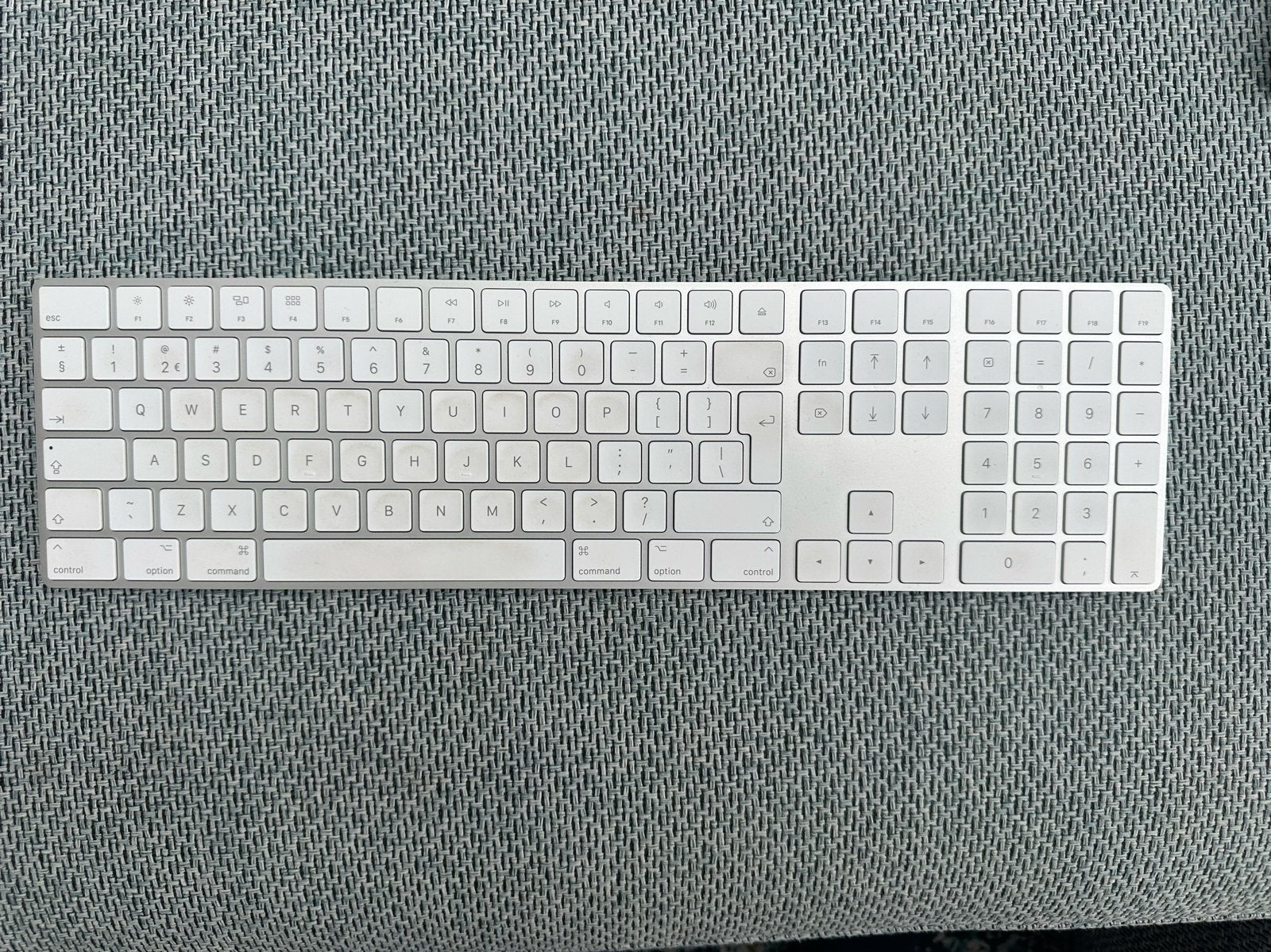 Apple Magic Keyboard met numeriek gedeelte en Magic Mouse, Ophalen of Verzenden, Zo goed als nieuw, Draadloos, Qwerty