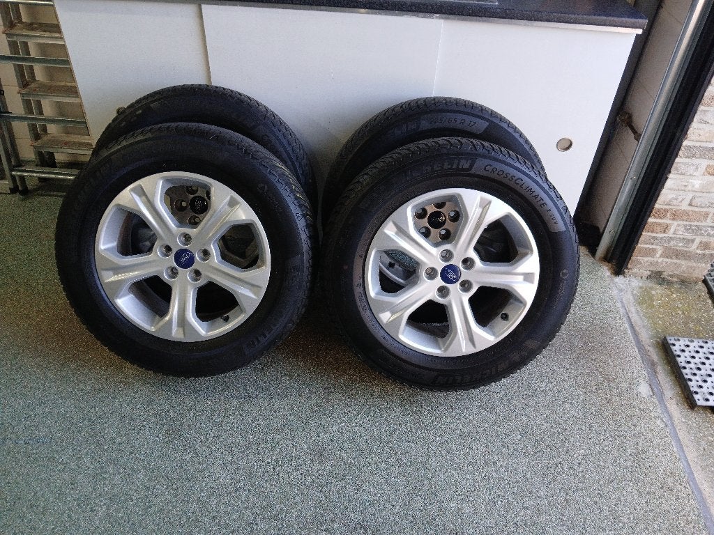 Ford Kuga originele wielen 17 inch,  jaar 2023, Ophalen, Gebruikt, Banden en Velgen, 17 inch