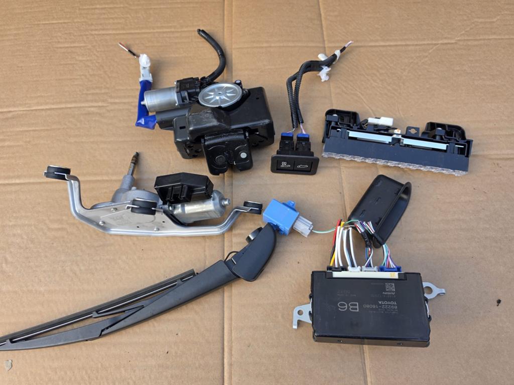 Toyota Corolla elektrische achterklep onderdelen, Ophalen of Verzenden, Gebruikt, Toyota