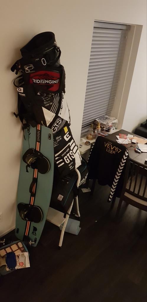Complete set Slingshot en Core kites en Shinn board, Gebruikt, Twintip, Ophalen of Verzenden, Kite