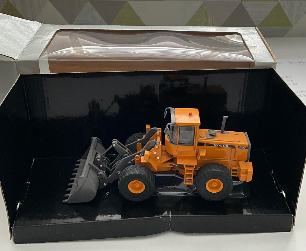 Volvo L150 C.   1.50, Overige merken, Nieuw, Ophalen of Verzenden, Groter dan 1:32