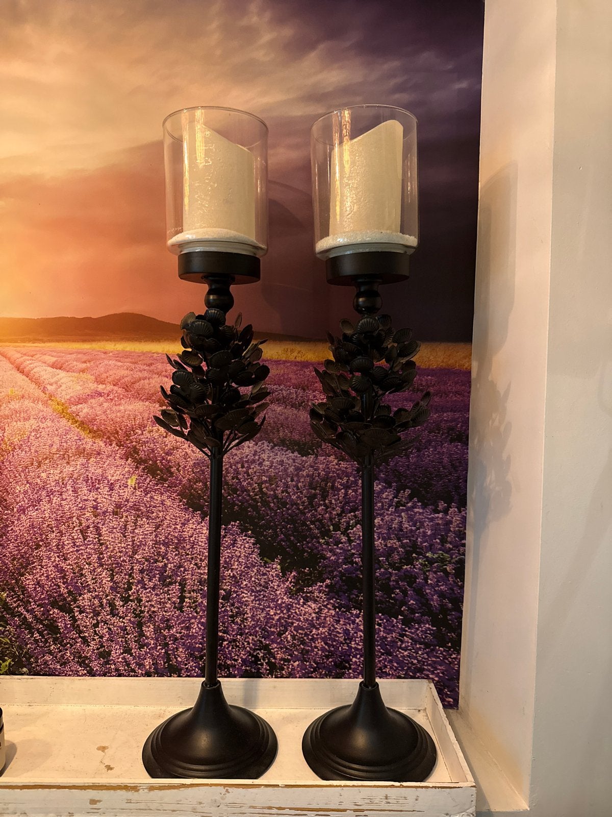 Set van 2 zwarte kandelaars met glazen windlicht 74cm hoog, Huis en Inrichting, Woonaccessoires | Kandelaars en Kaarsen, Ophalen