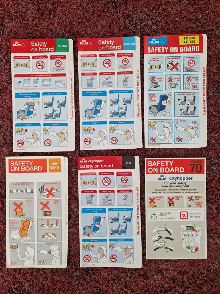 6 verschillende KLM Safety cards oa 747-400, Fokker70, MD-11, Verzamelen, Luchtvaart en Vliegtuigspotten, Ophalen of Verzenden