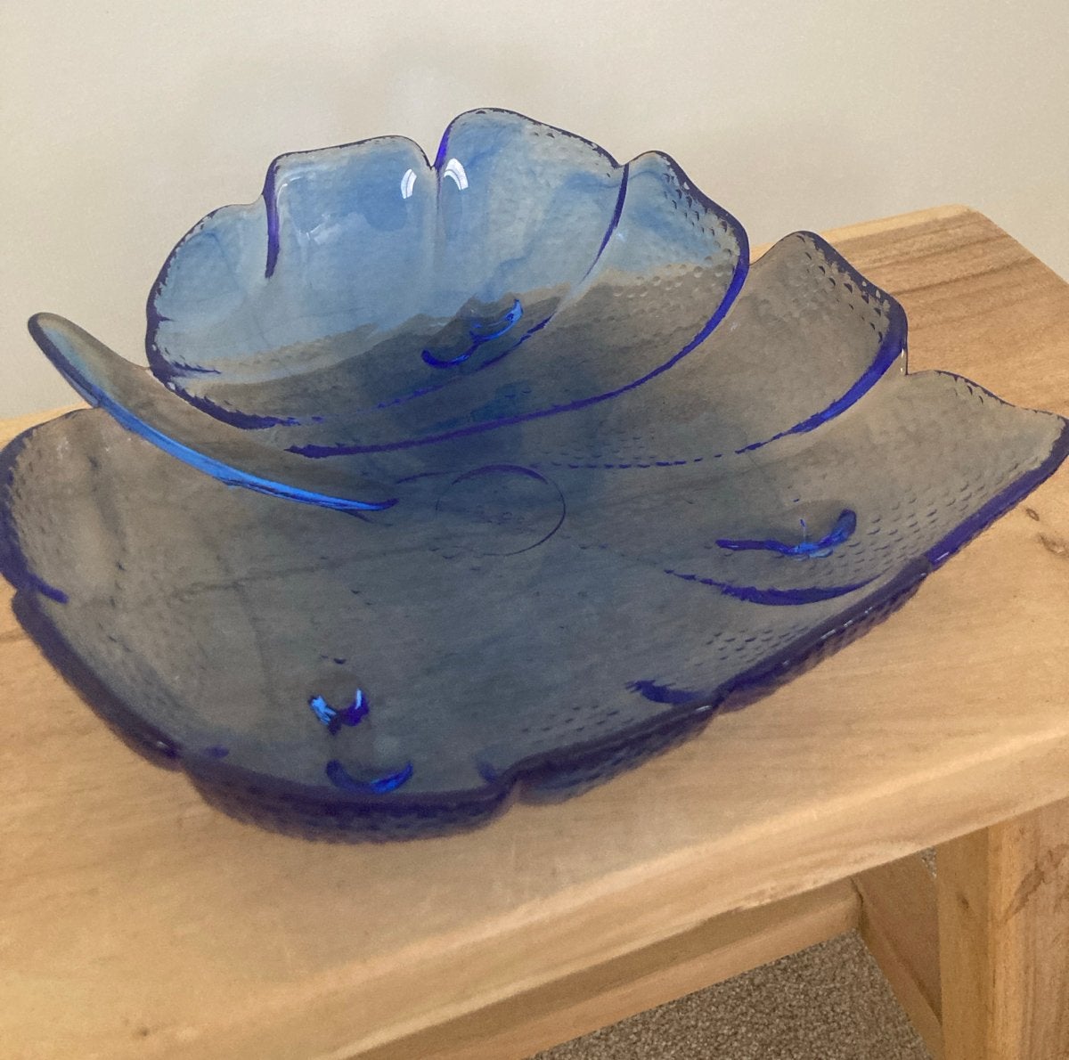 Vintage persglas grote bladvormige schaal kobaltblauw, Antiek en Kunst, Verzenden
