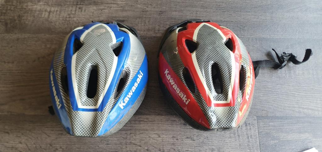 2 kinderfietshelmen - Kawasaki maat m, Gebruikt, M, Jongen of Meisje, Kawasaki