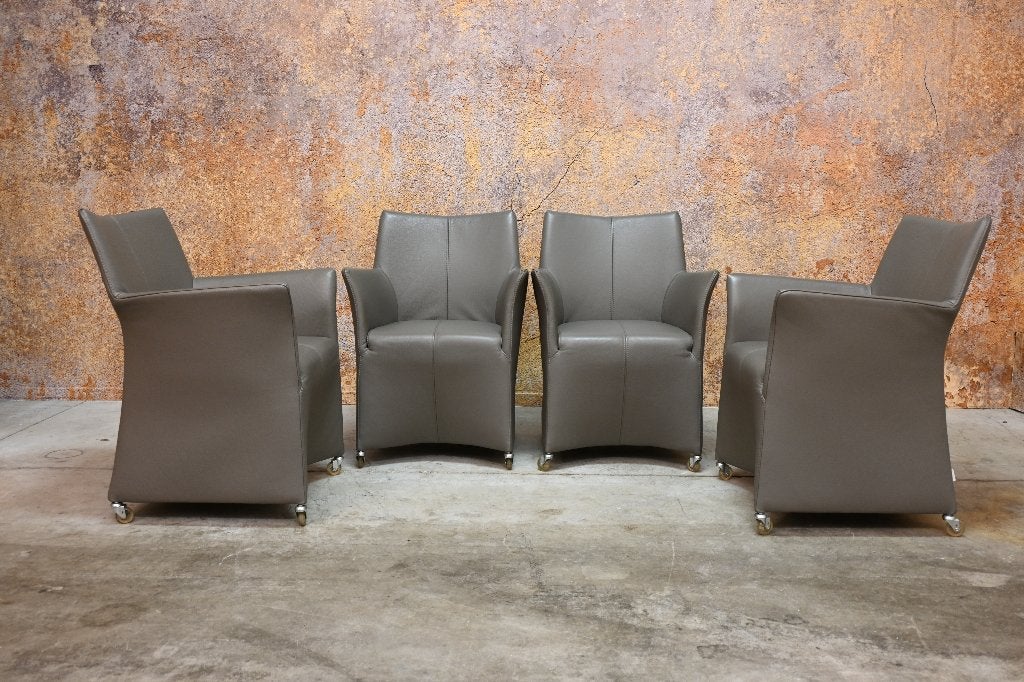 ZGANieuw 4 leren Bert Plantagie Amie design stoelen verrijdb, Huis en Inrichting, Stoelen, Ophalen of Verzenden, Zo goed als nieuw
