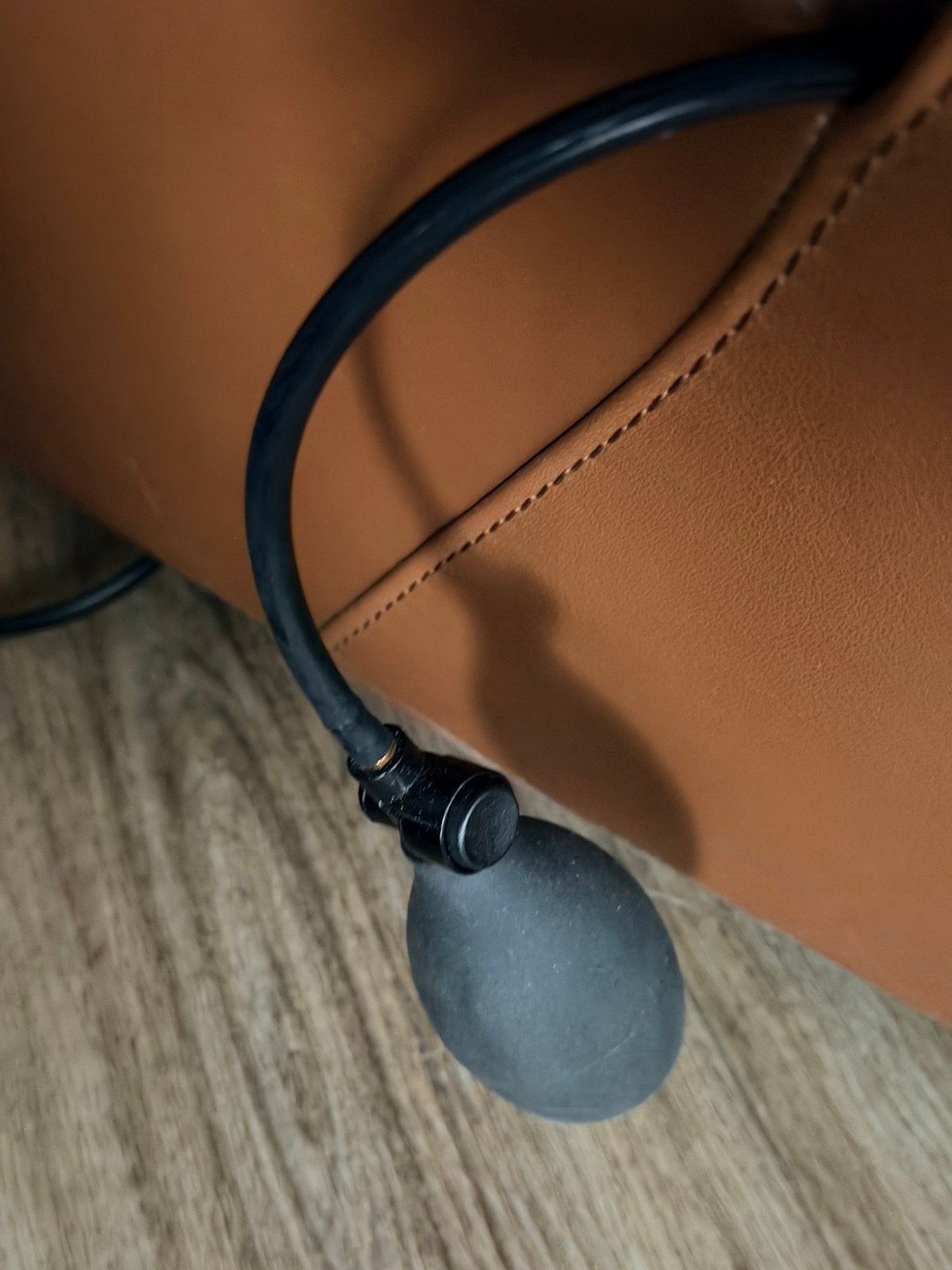Foto 5 van Stawert Leren Sta-op Stoel Relaxfauteuil Elektrisch Cognac
