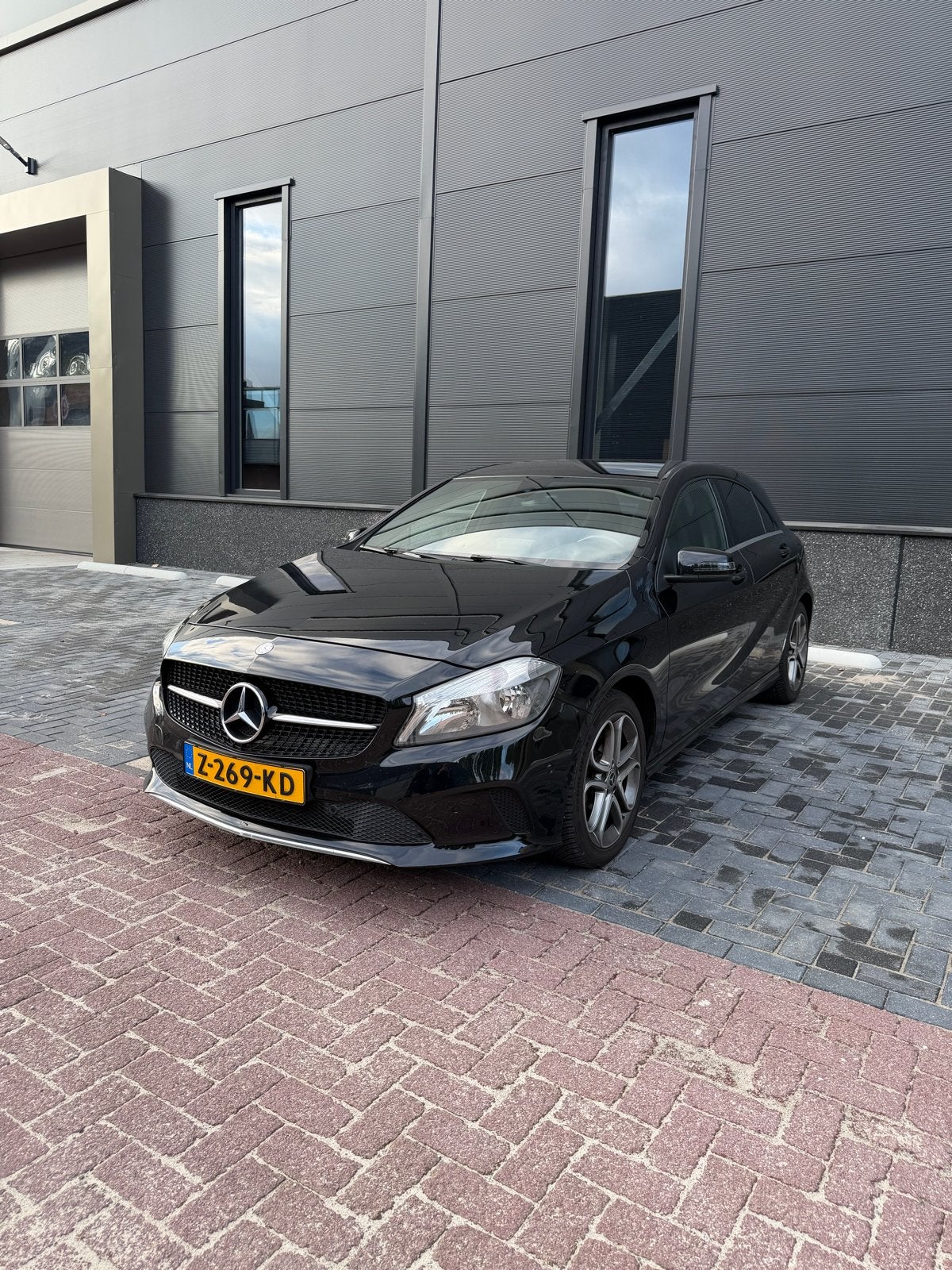 Mercedes-Benz A-Klasse 1.6 A160 2016 Zwart, Voorwielaandrijving, 4 cilinders, Zwart, 19 km/l