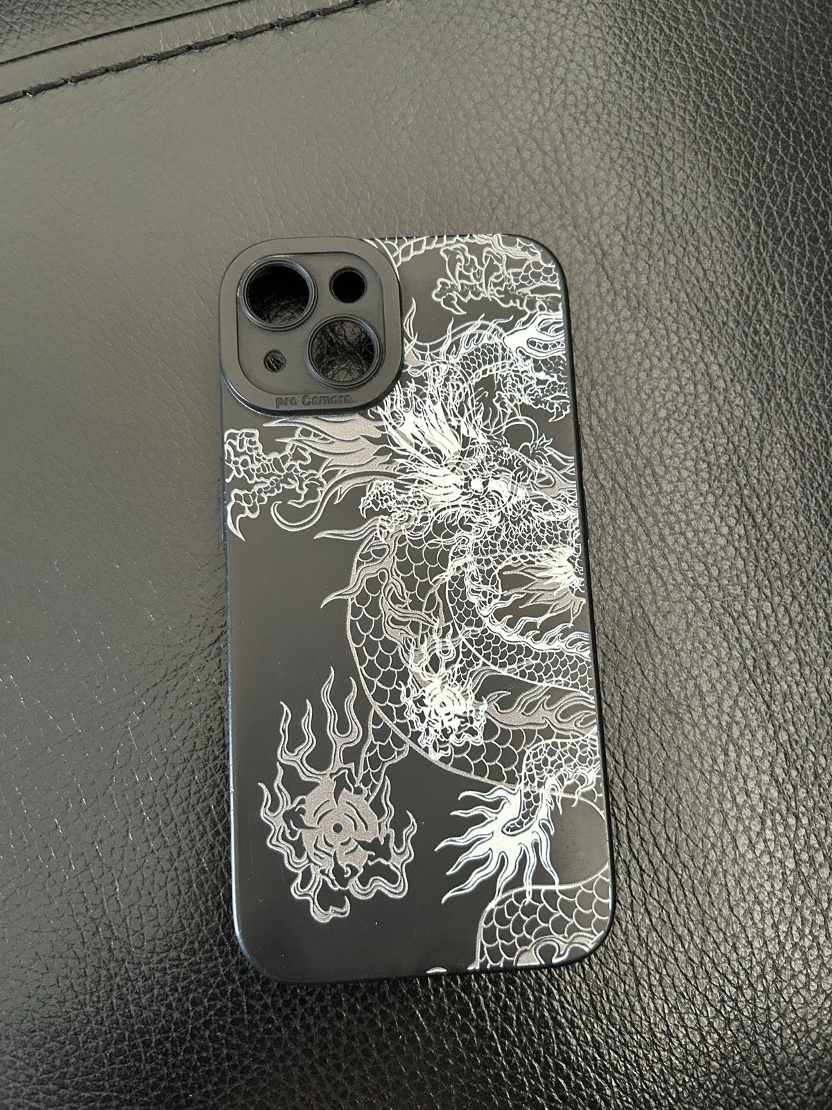 iPhone 14 Hoesje Zwart met Drakenprint - Nieuw