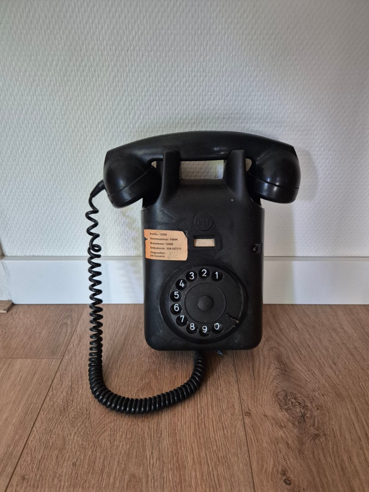 Vintage PTT Telefoon met Draaischijf - Zwart Bakeliet, Ophalen of Verzenden, Gebruikt, Met draaischijf