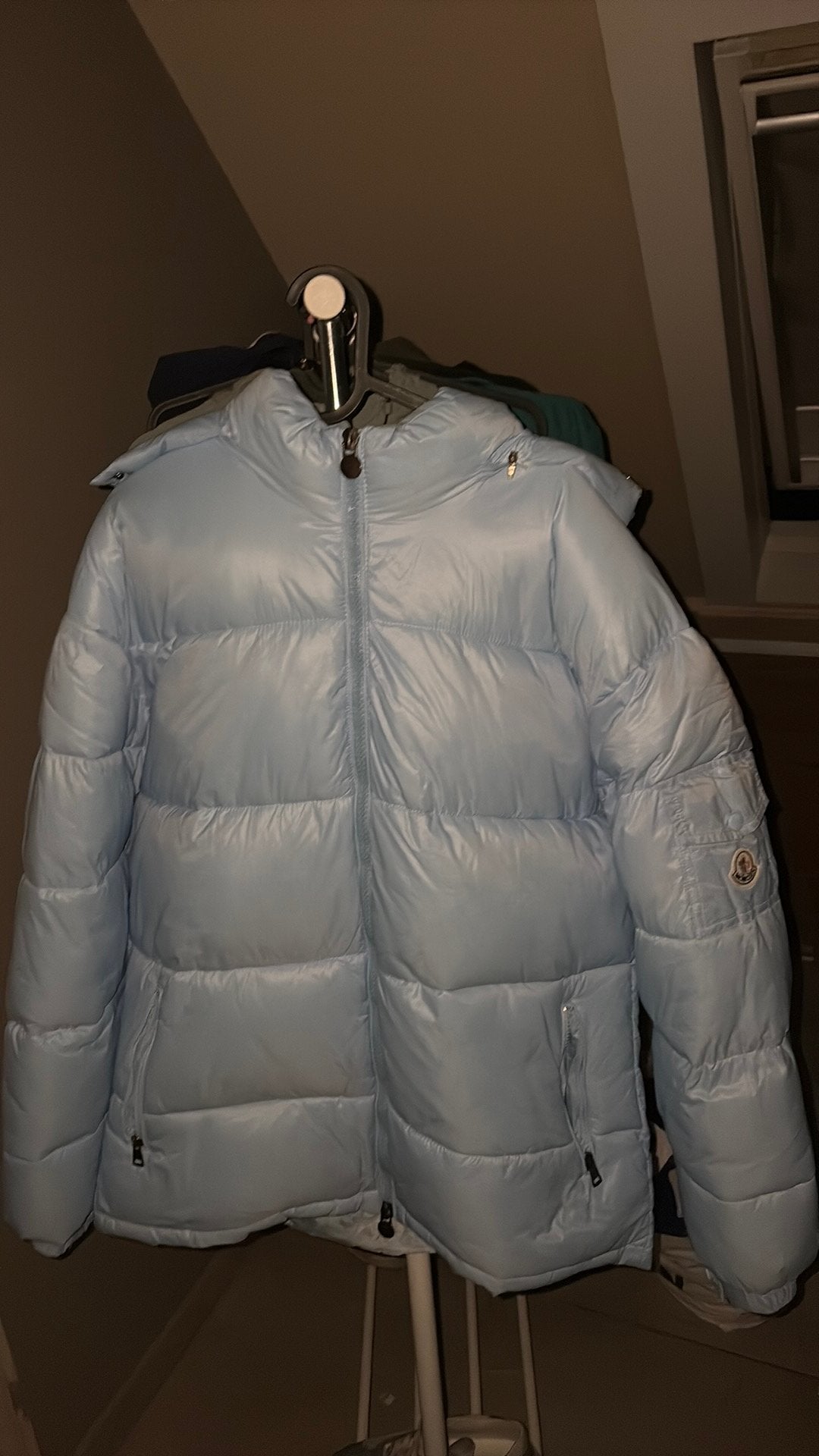 Moncler Maya Hooded Short Down Jacket L, Ophalen of Verzenden, Zo goed als nieuw, Maat 52/54 (L), Blauw