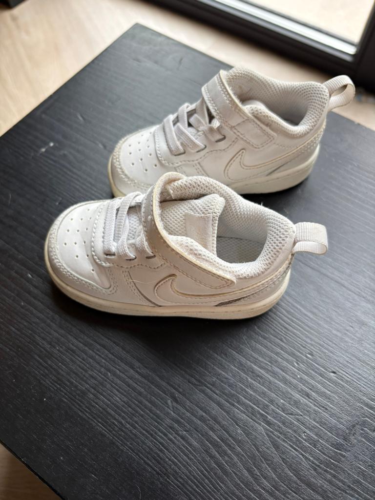 Nike Air Force 1 wit maat 21 - zo goed als nieuw, Kinderen en Baby's, Babykleding | Schoentjes en Sokjes, Ophalen of Verzenden