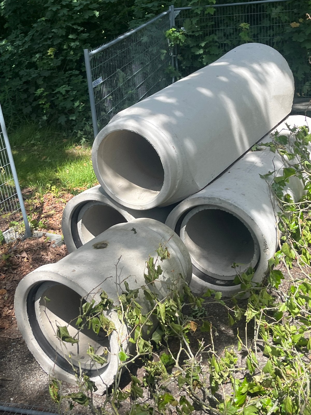 Betonnen afvoerbuizen  rond 600, Doe-het-zelf en Verbouw, Buizen en Afvoer, Gebruikt, 2 tot 4 meter, Ophalen of Verzenden, 80 mm of meer